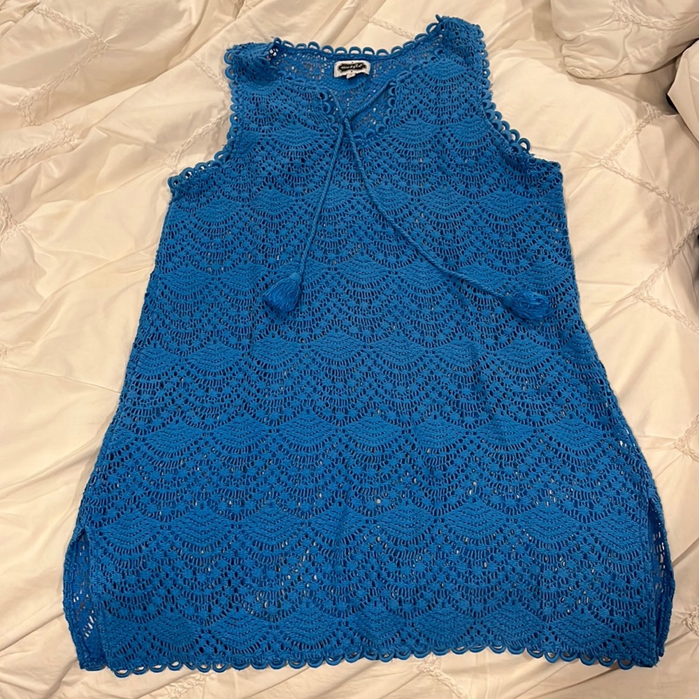 Mud pie crochet sleeveless Beach coverup in royal blue